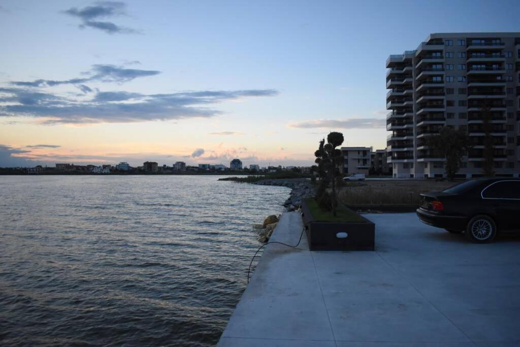 Apartment By The Lake With A View Mamaia Eksteriør bilde