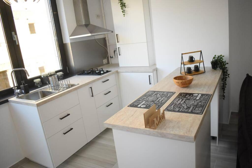 Apartment By The Lake With A View Mamaia Eksteriør bilde